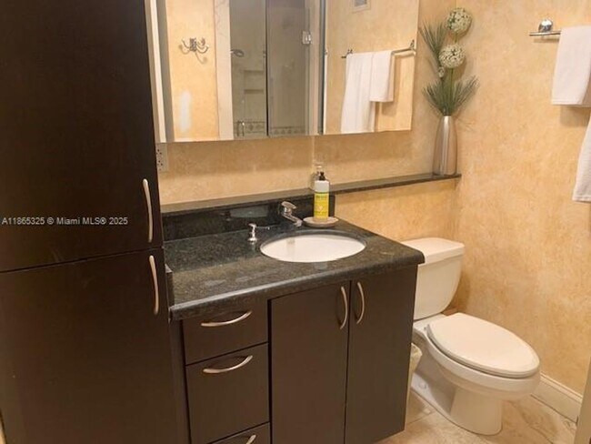 Building Photo - 100 Lincoln Rd