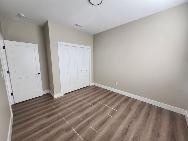 Building Photo - 2116 Rd 52