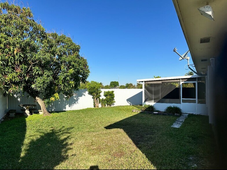 Building Photo - 11518 SW 172nd Terrace