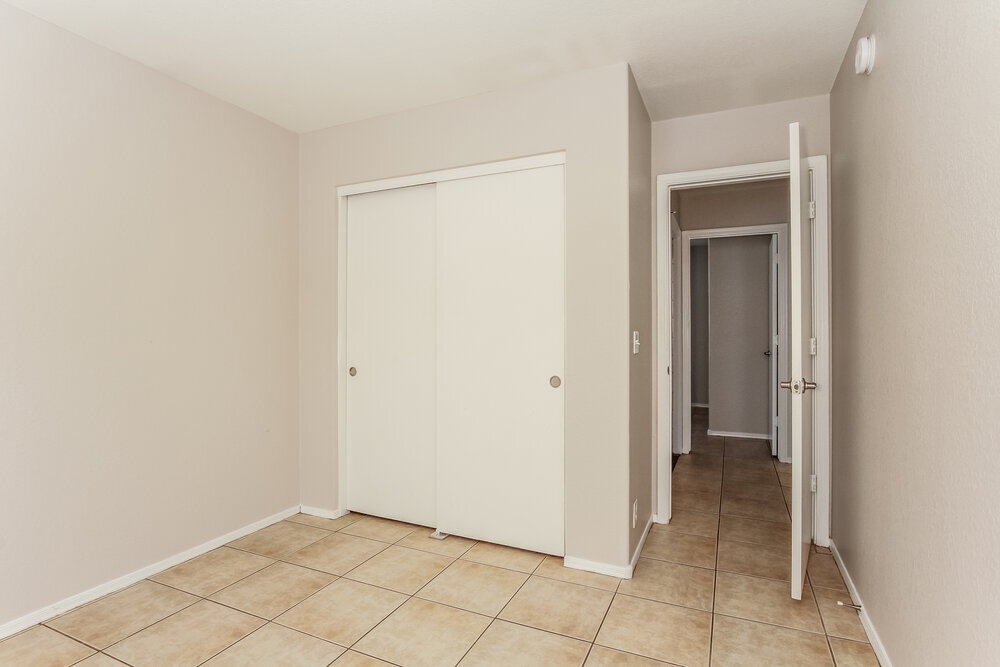 Building Photo - 8745 W Tuckey Ln