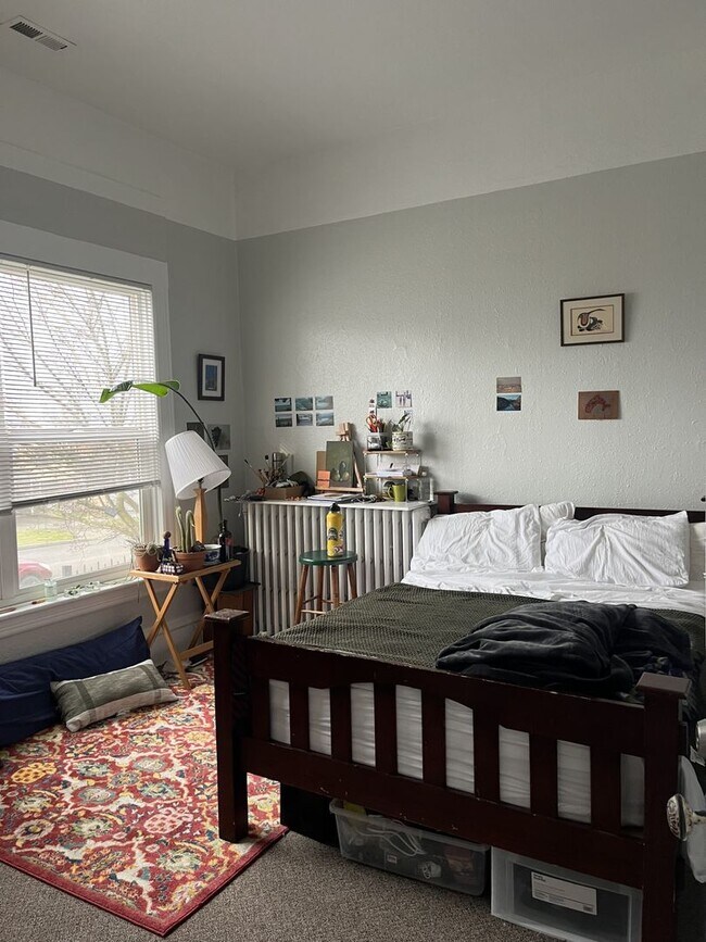 Building Photo - 1212 N Garden St