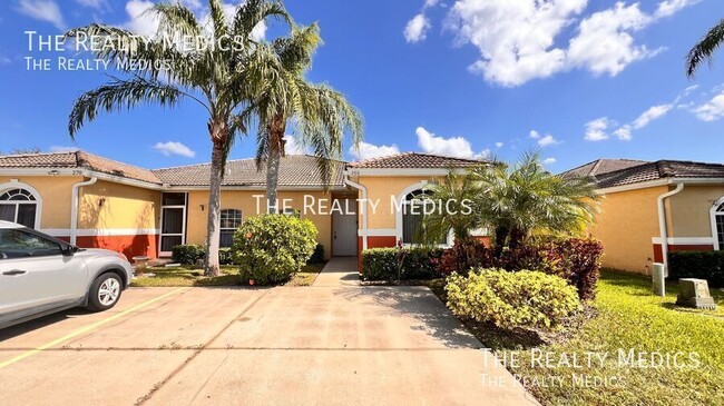 Primary Photo - Gorgeous 3 Bedroom, 2 Bathroom Villa in th...