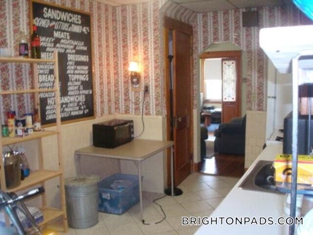 Building Photo - 27 S Crescent Circuit