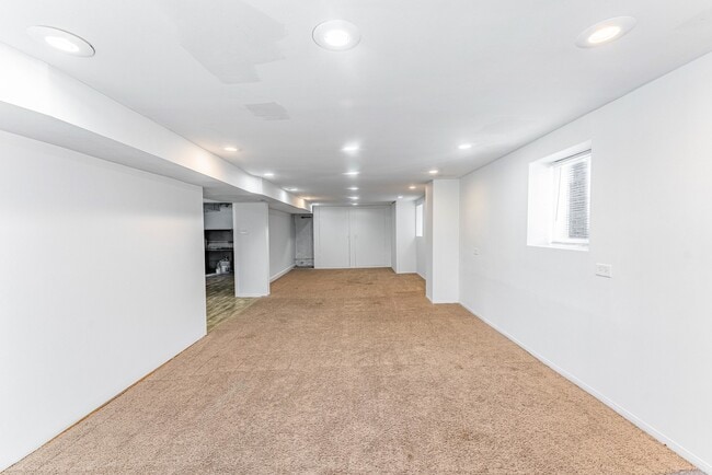 Building Photo - 2817 Maple Ave