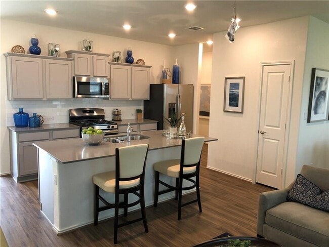 Building Photo - 171 Andross Ln