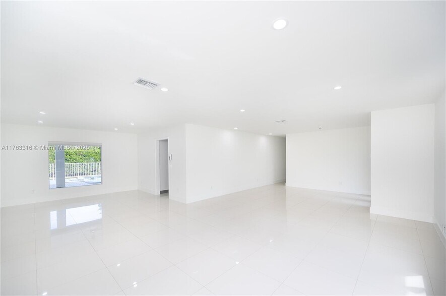 Building Photo - 6695 SW 96th St