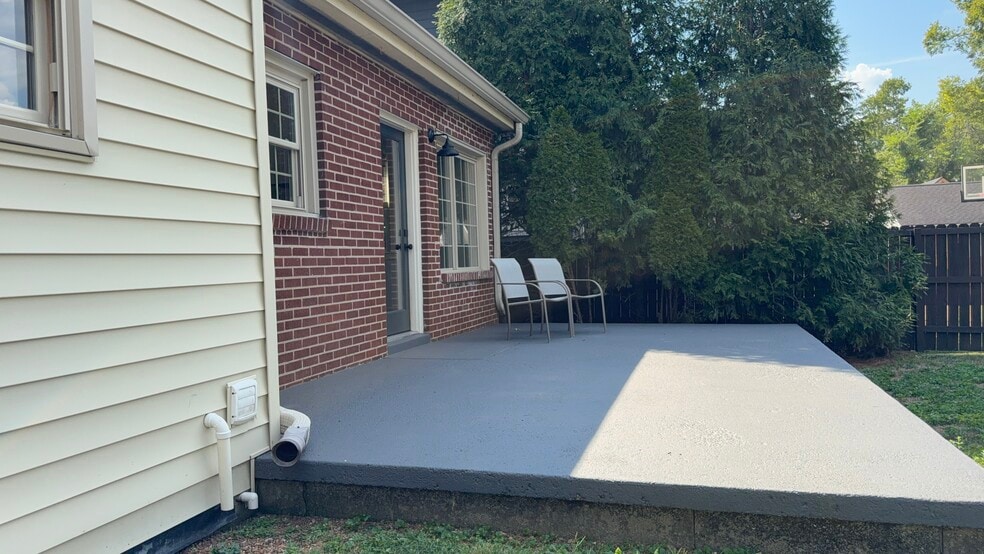 Back porch - 2602 W Linden Ave