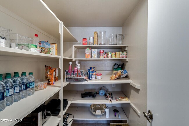 Building Photo - 6768 E Grandview Dr