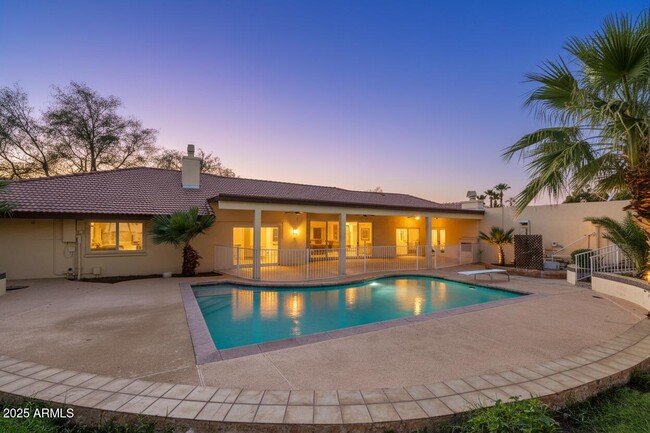 Building Photo - 5310 E Camelback Rd