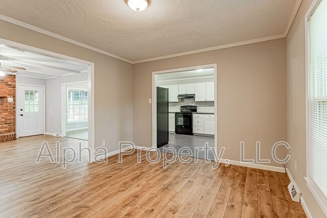 Building Photo - 111 Canebrake Dr