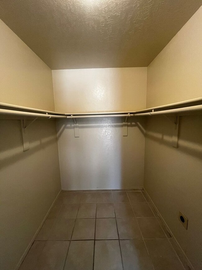 Building Photo - Nice 2 Bedroom 1 Bathroom Apartment in Rio...