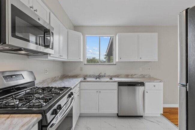 Building Photo - 1035 Woodland Trails Dr