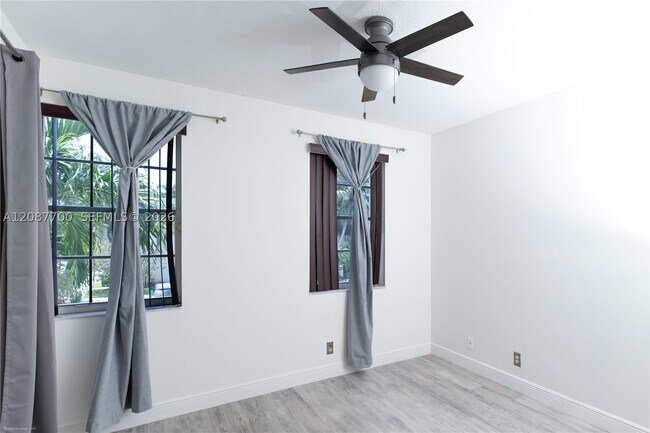 Building Photo - 16793 Hemingway Dr