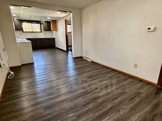 Building Photo - 526 Adams St