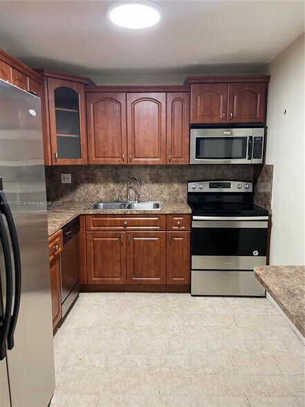 Primary Photo - 14150 SW 84th St