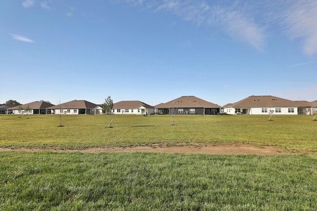 Building Photo - 738 Maria Dr