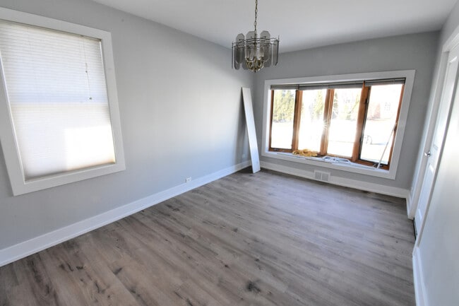 Building Photo - 22 N Kenilworth Ave