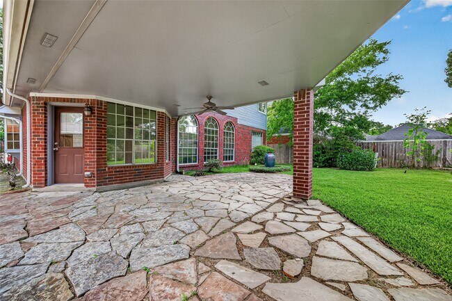 Building Photo - 2106 Avenida La Quinta St