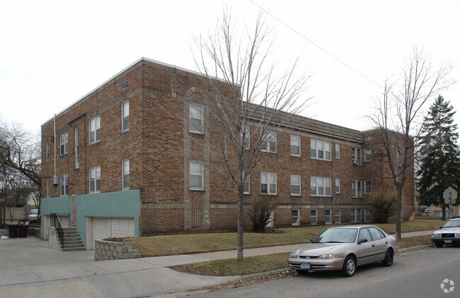 Building Photo - 2701 Grand Ave S