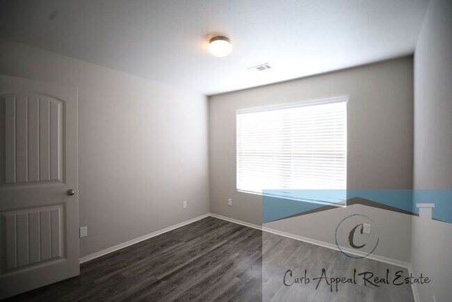 Building Photo - Beautiful 4 bedroom/2 bath home - Nettleton