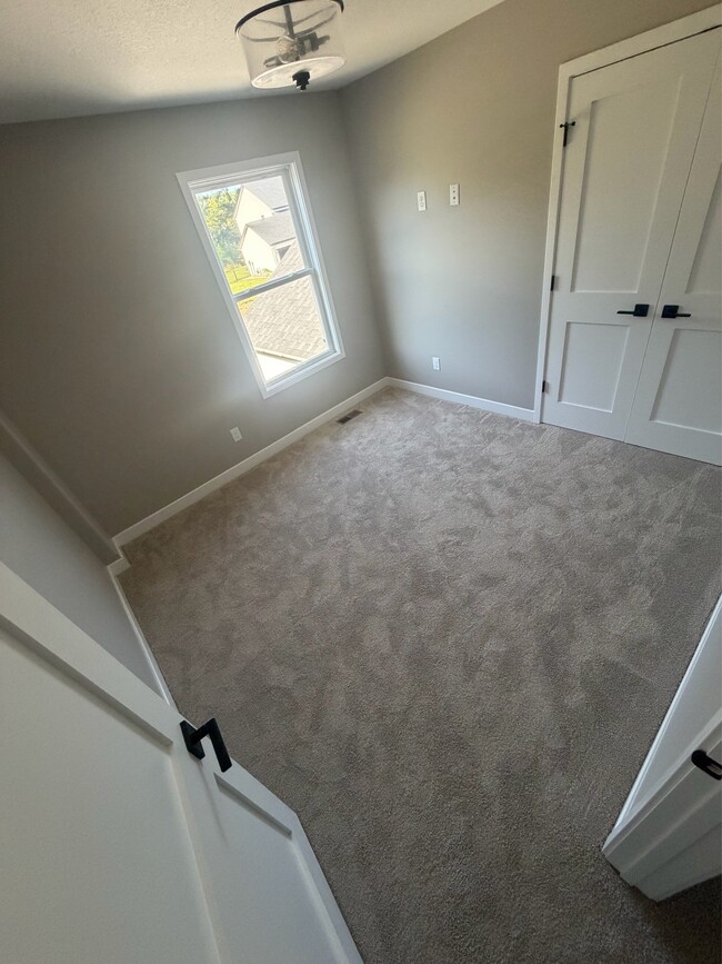 Building Photo - 1216 Switchfoot Dr