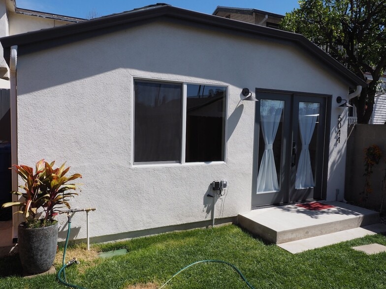 Building Photo - 5044 Loleta Ave