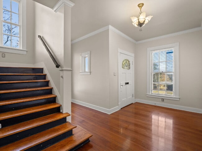 Building Photo - Enchanting 4-bedroom, 3-bathroom Extended ...