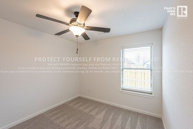Building Photo - 205 Amber Ln
