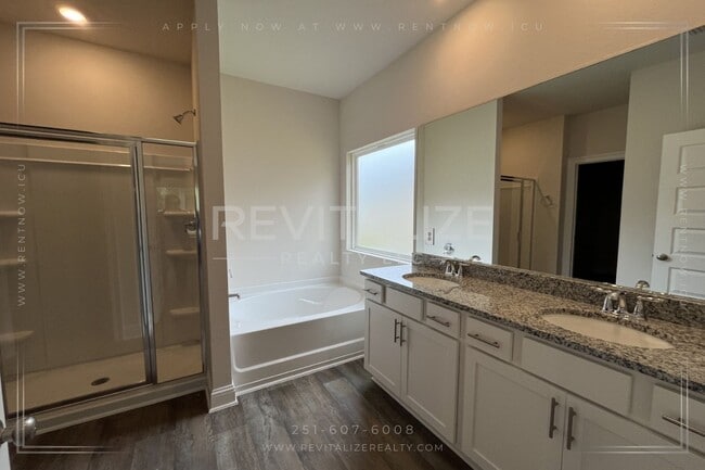 Building Photo - Charming 4BR/2BA Home in Hadley Village – Modern Comfort & Style!