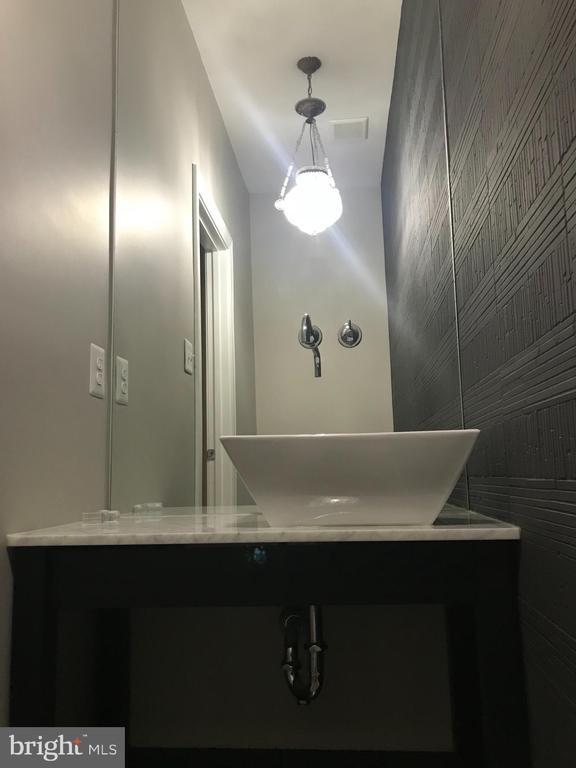 Building Photo - 1406 Ingleside Ave