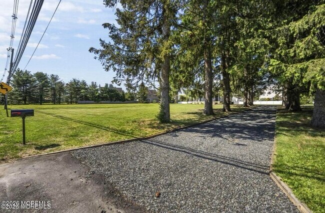 Building Photo - 194 Fort Plains Rd