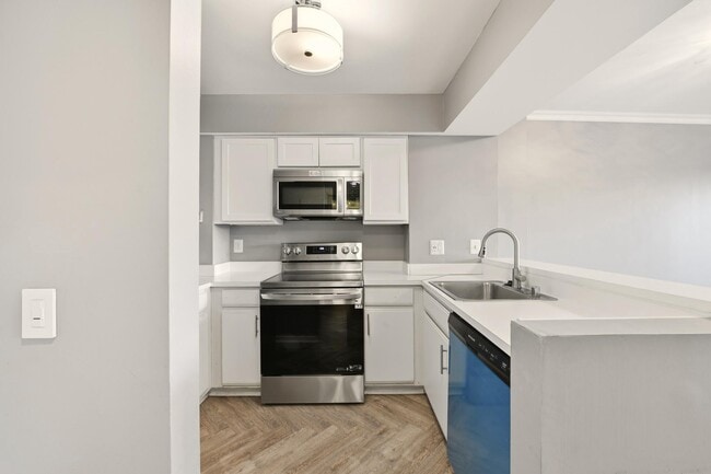 Building Photo - 1401 17th St NW