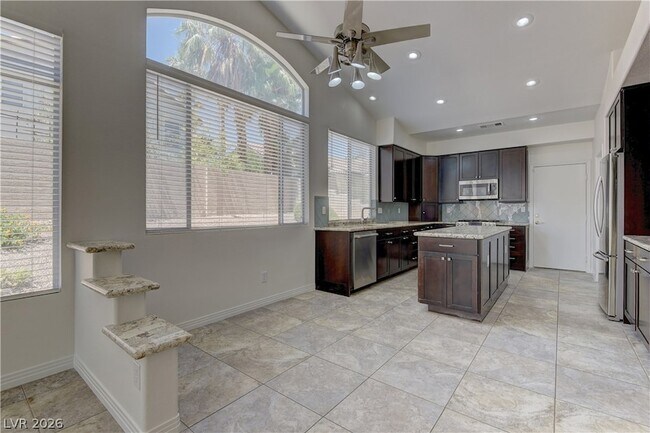Building Photo - 8437 Willowleaf Ct