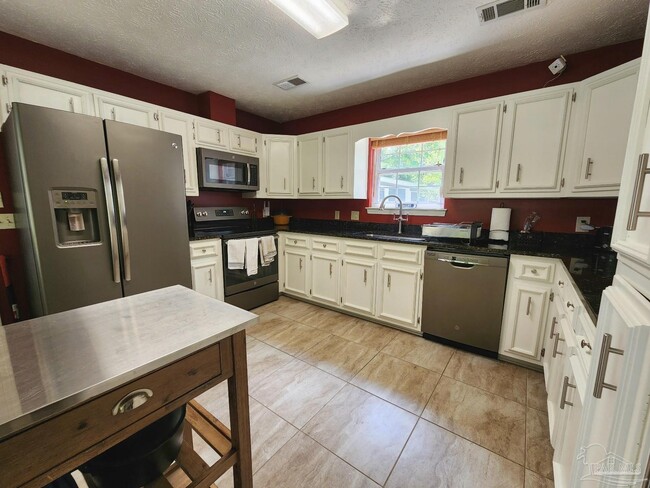 Building Photo - 4525 Baybrook Dr