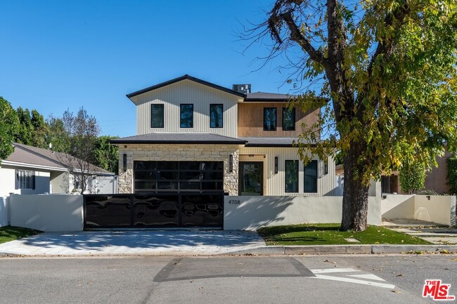 Building Photo - 4708 Noble Ave