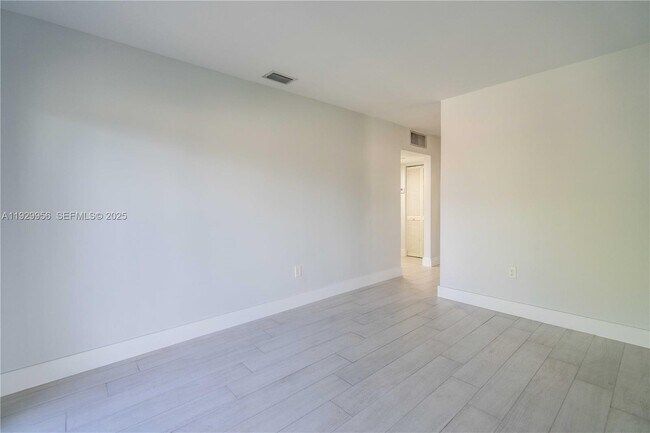 Building Photo - 465 NE 59th St