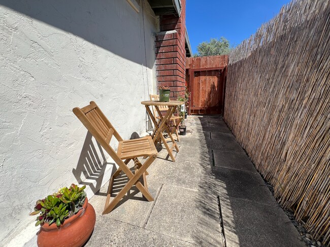 Building Photo - 5166