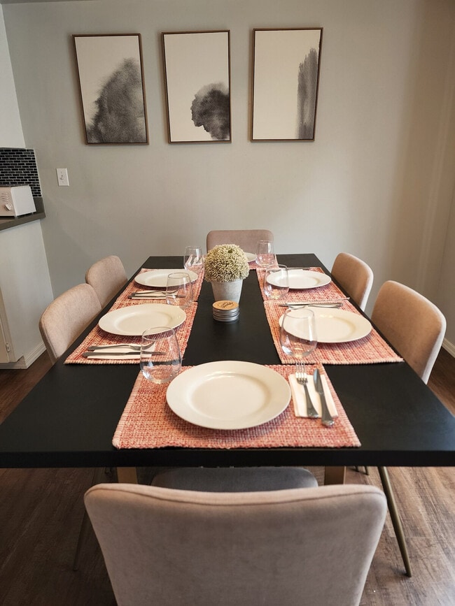 Building Photo - 15904 Admiralty Way