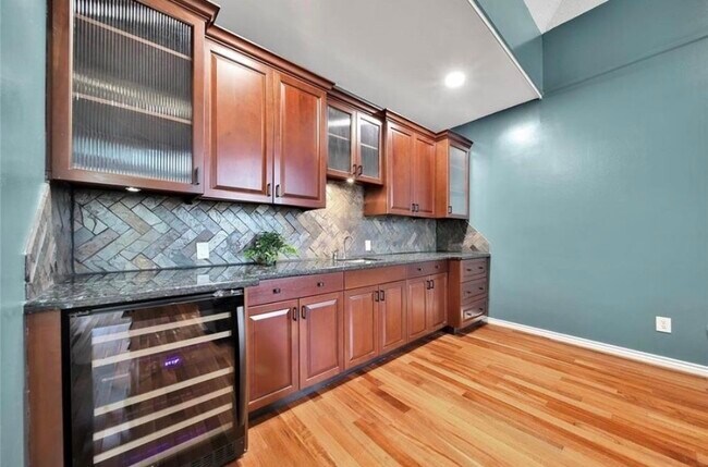 Building Photo - 12922 Lentando Dr