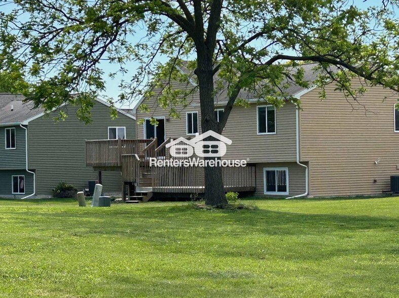 Building Photo - 645 Northview Dr
