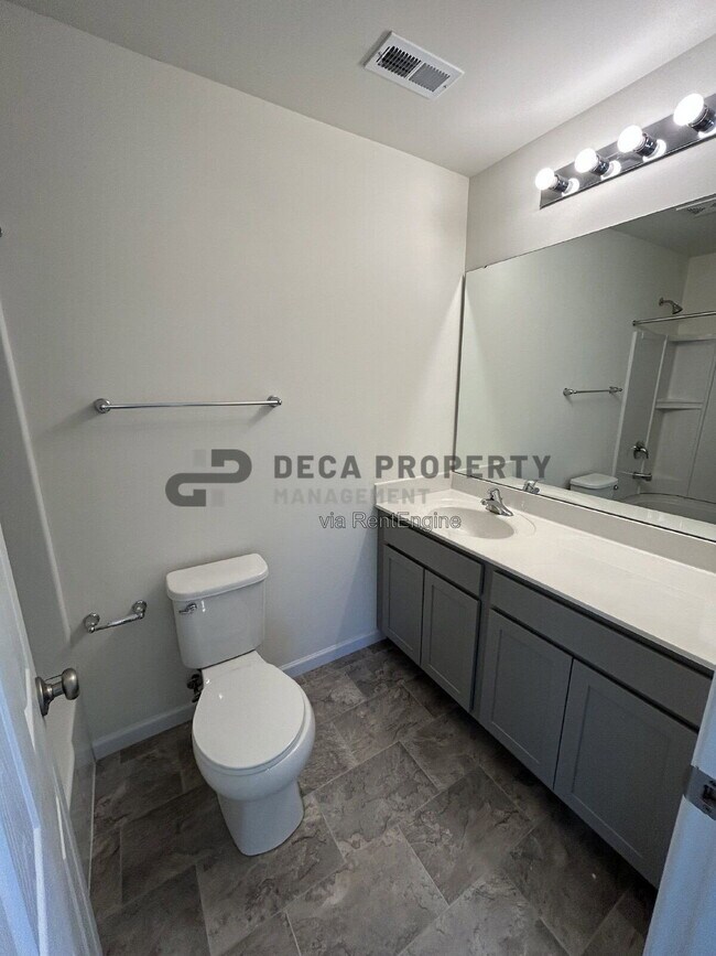 Building Photo - 16732 River Stone Dr