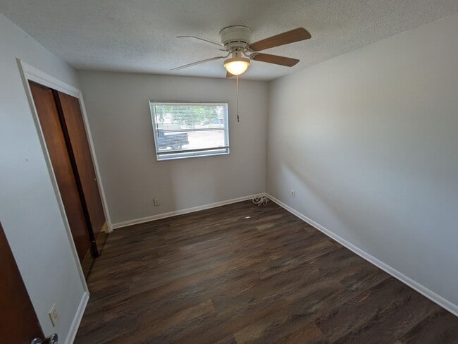 Building Photo - Imperial Estates Rental