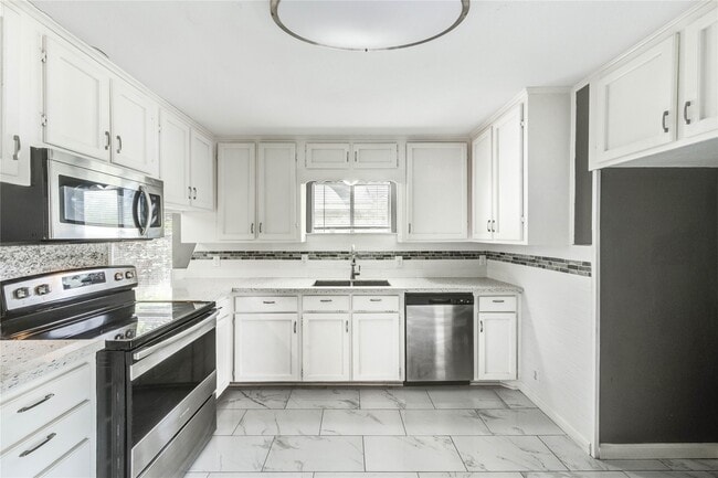 Primary Photo - 224 Maddox St