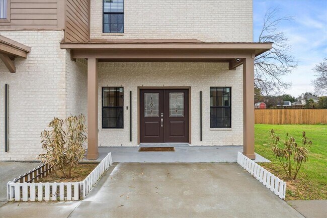 Building Photo - 24727 Saddlespur Ln