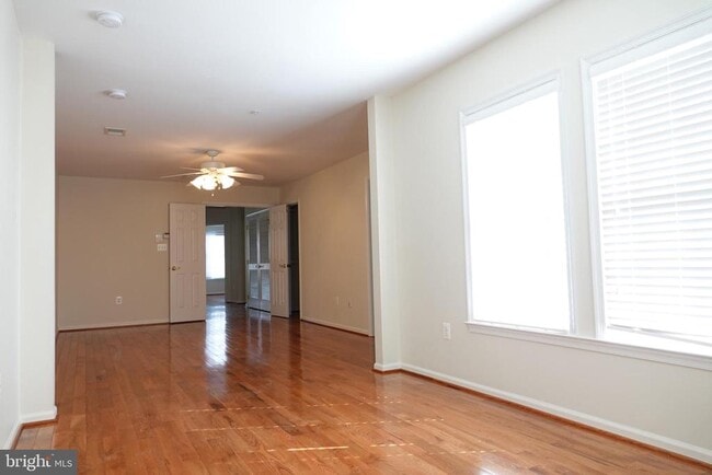 Building Photo - 1112 Pleasant Dr