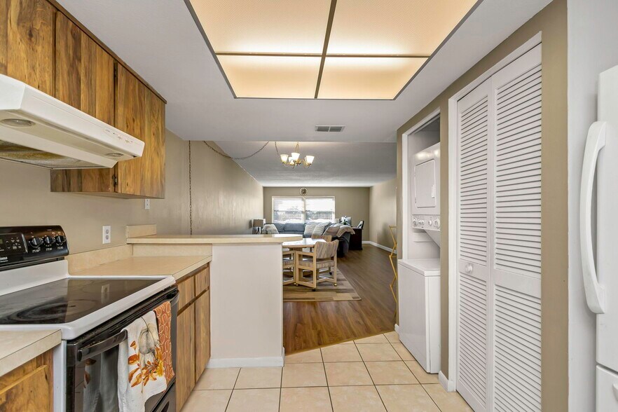 Building Photo - 12300 Park Blvd