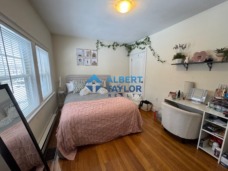 Primary Photo - 44 Greycliff Rd