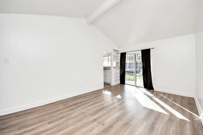 Building Photo - 4519 Reynaldo Dr