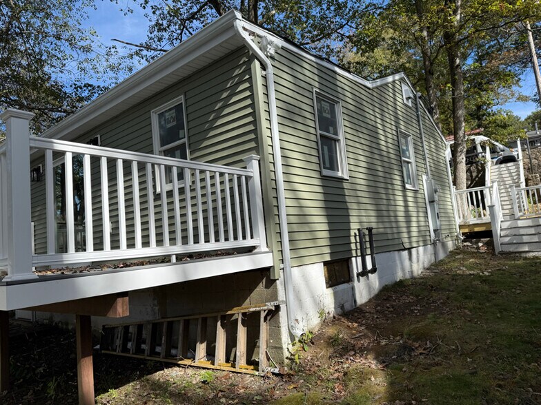 Building Photo - 42 Eastview Rd
