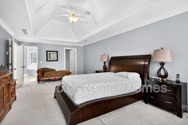Building Photo - 2137 Roswell Dr